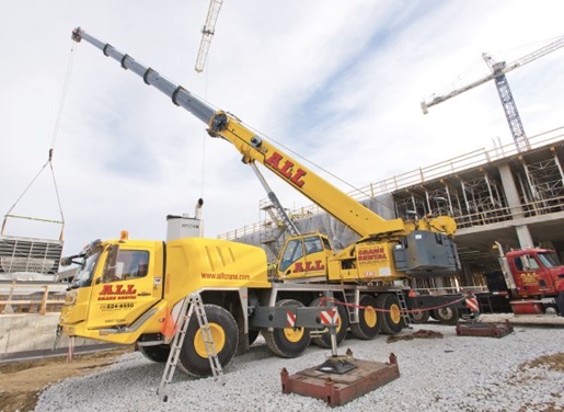 Crane in front of hospital