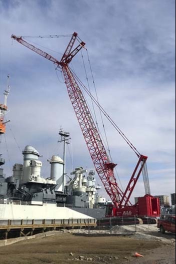 ALL crawler crane working on battleship