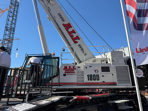 Link-Belt TCC-1800 at Conexpo