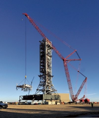 Manitowoc 21000 crawler crane