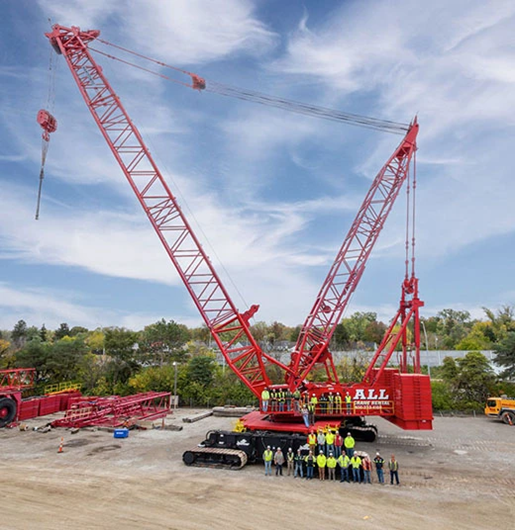 ALL crew standing next to the last Manitowoc 21000 crawler