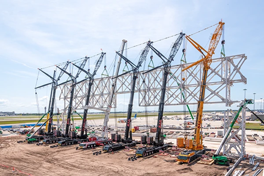 Seven-crane lift in Orlando