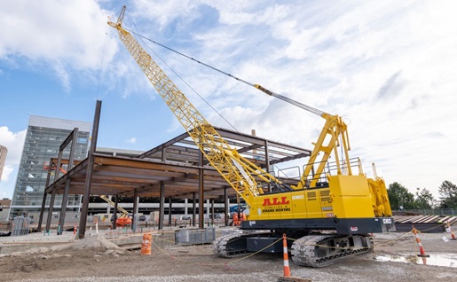 A 80-USt Kobelco CK800G-2 at Cleveland MetroHealth Hospital