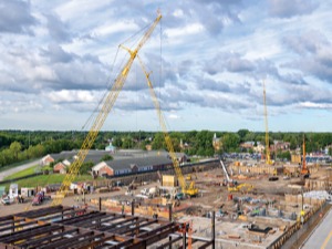 Three 80-USt Kobelco CK800G-2 at Cleveland MetroHealth Hospital