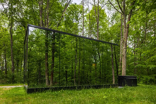 Glass House Case Study 3 - Mirror Cabin Mirror Cabin in the woods
