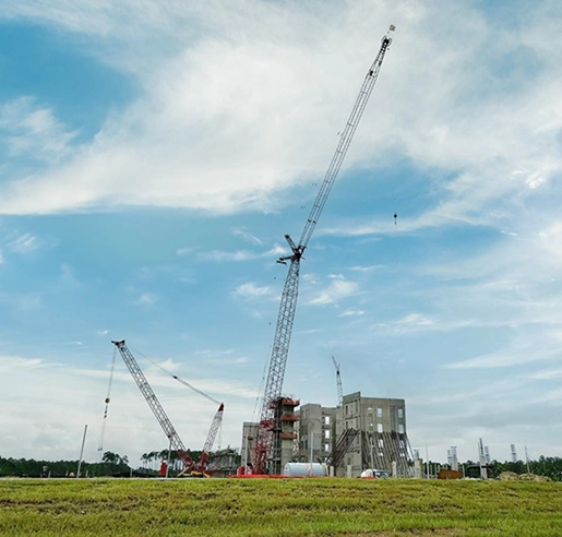 Picking in the Panhandle CS Crawler cranes working on a hospital