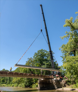 LTM 1450 moving 100-foot beam