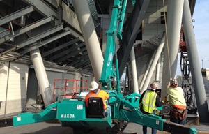 Green mini crane
