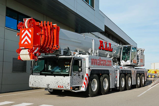 Liebherr LTM 1400-6.1 with a silver paint job