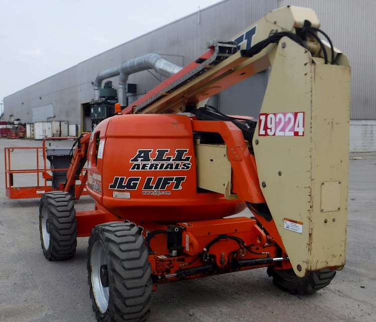 2011 JLG 600AJ