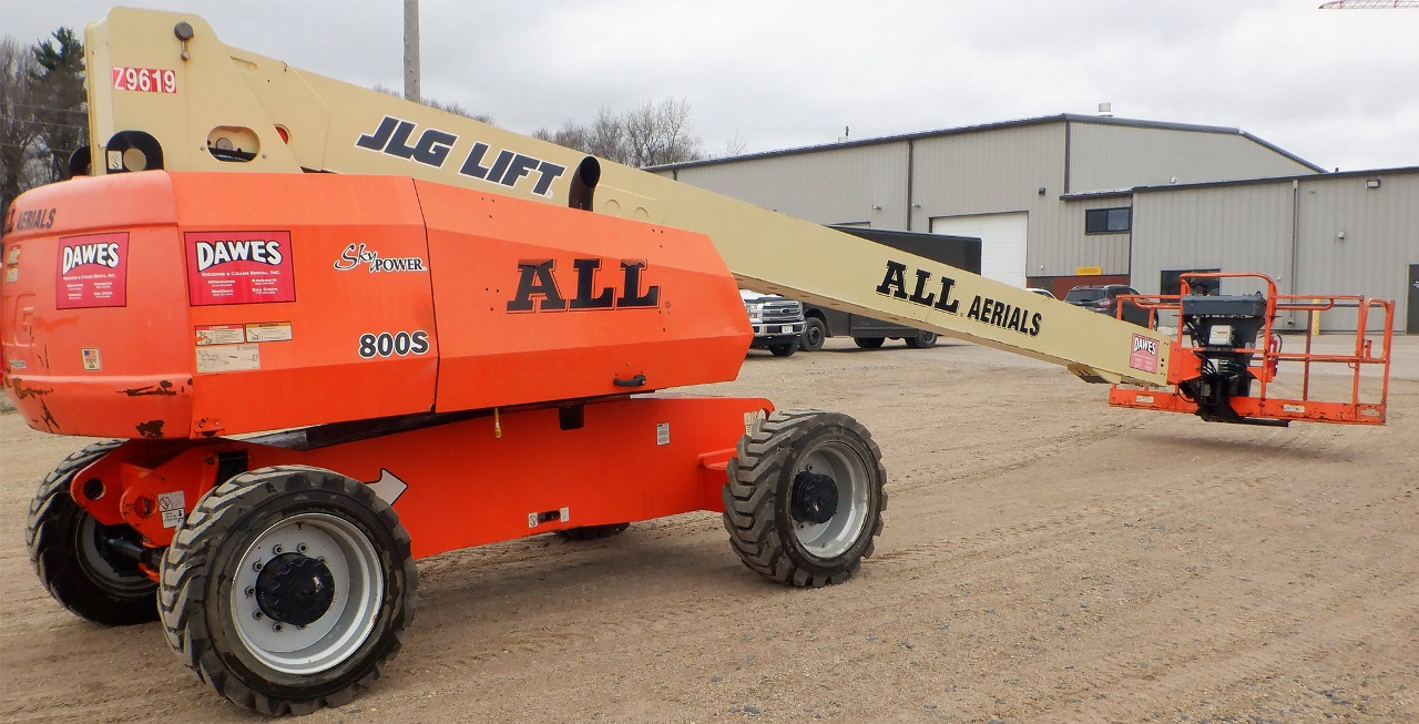 2013 JLG 800S